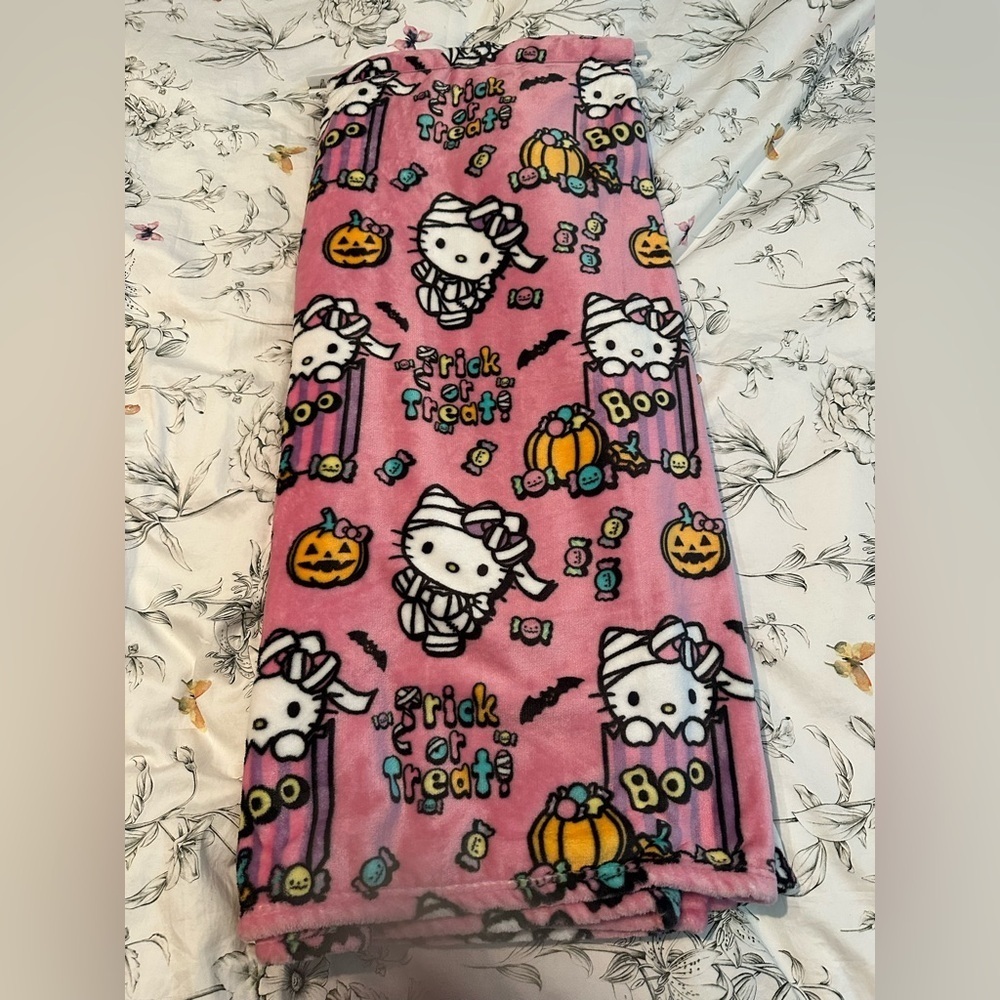 Hello Kitty Halloween Cloud Throw Blanket